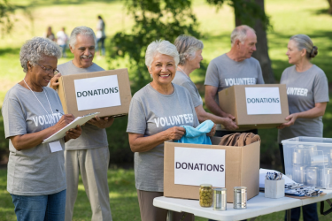 Seniors_Volunteering_2